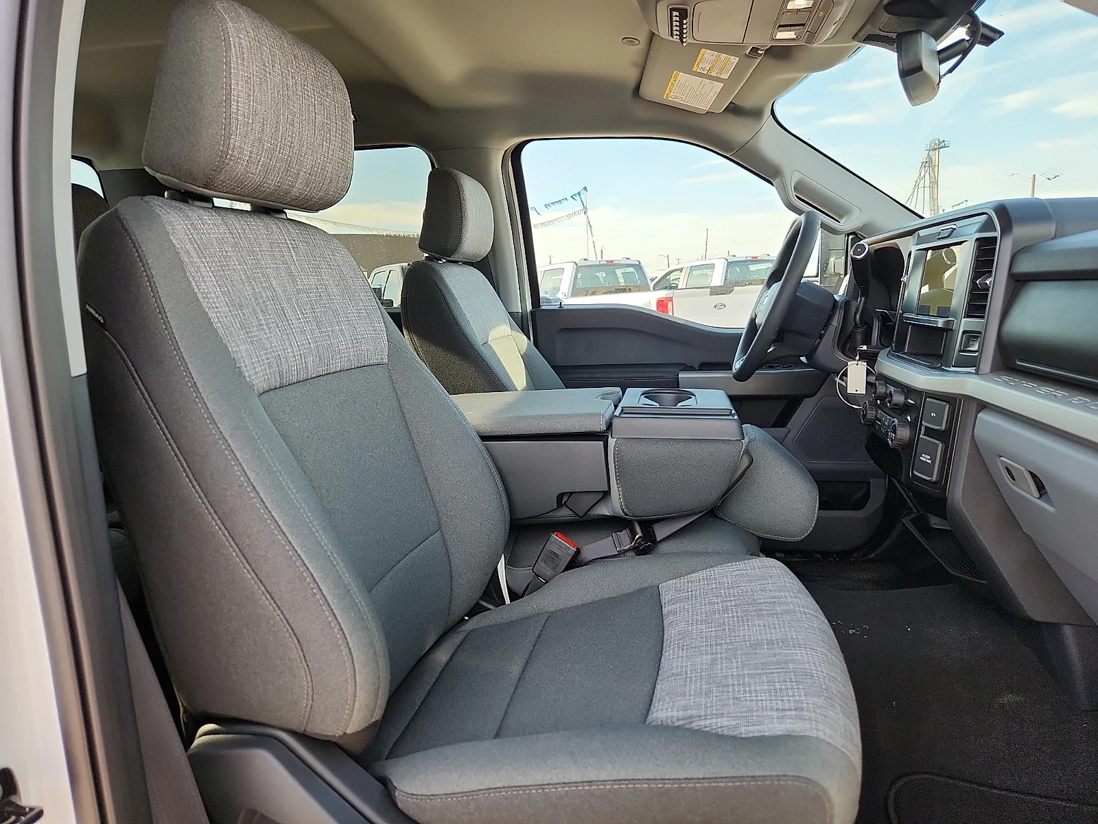 New 2027 Oxford White Ford XLT image 20