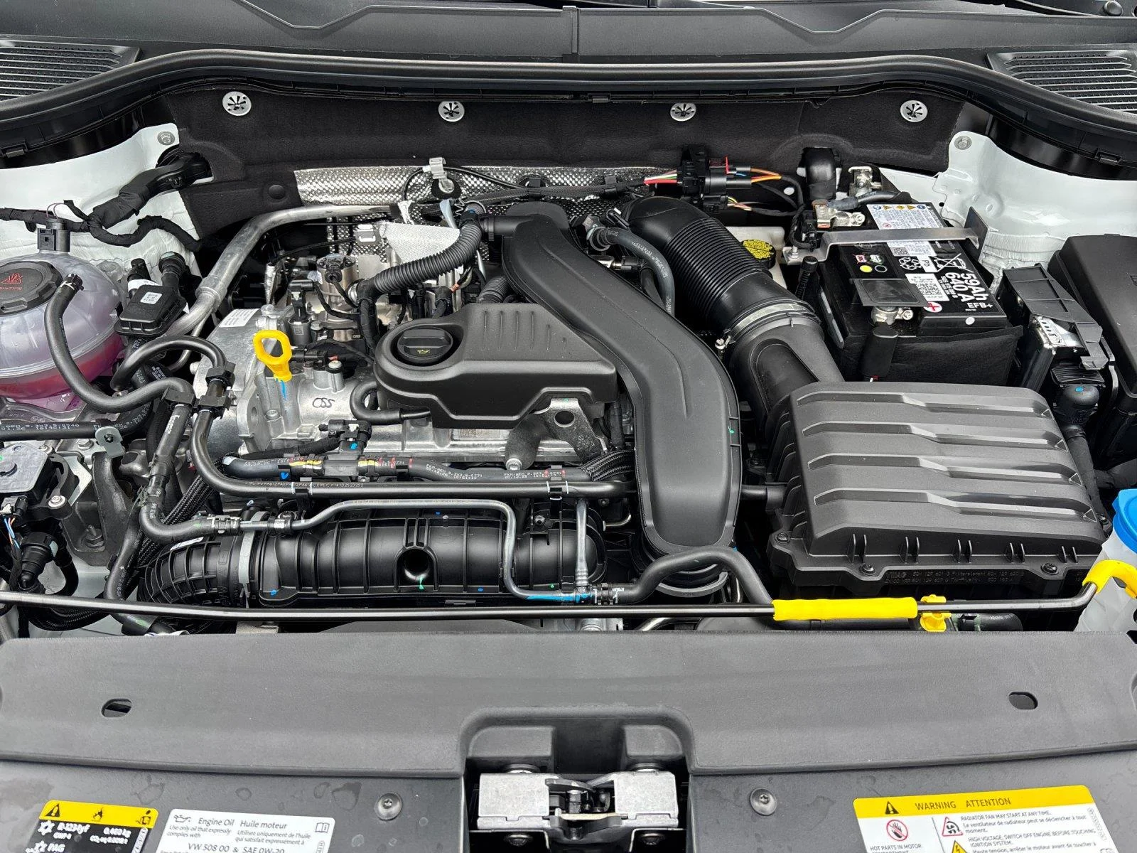 New 2026 Pure White Volkswagen SE image 9