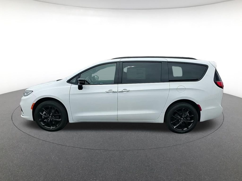 2026 Chrysler Pacifica Limited - Photo 8