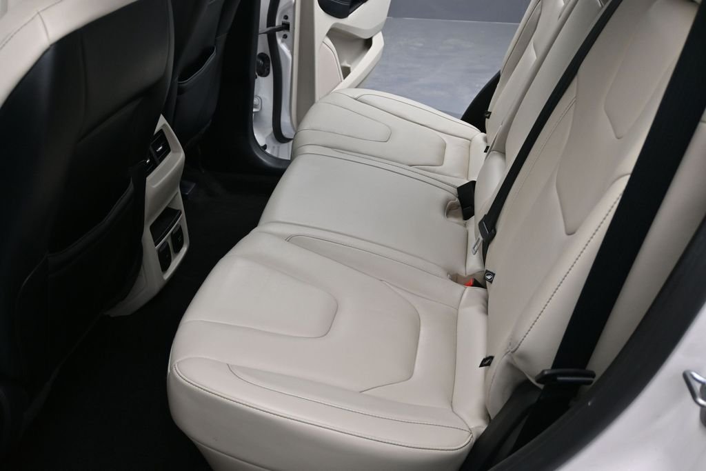 Used 2019 White Ford Titanium image 10
