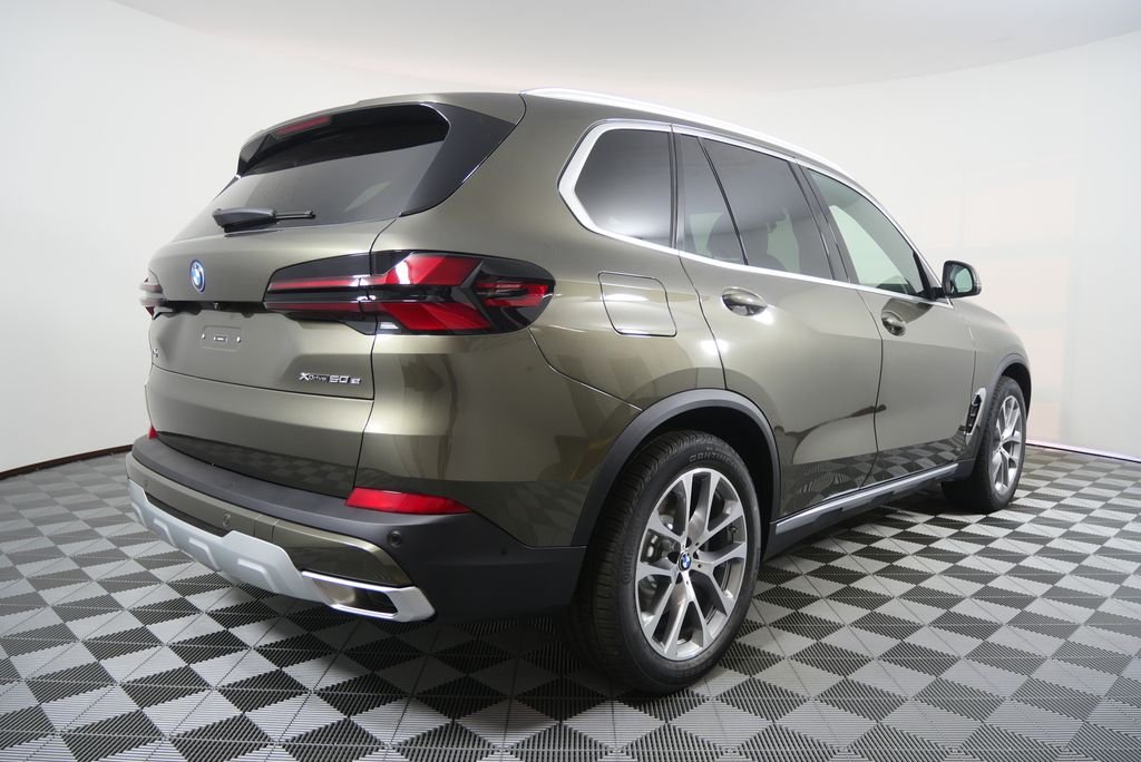 New 2026 Manhattan Green Metallic BMW xDrive50e image 3