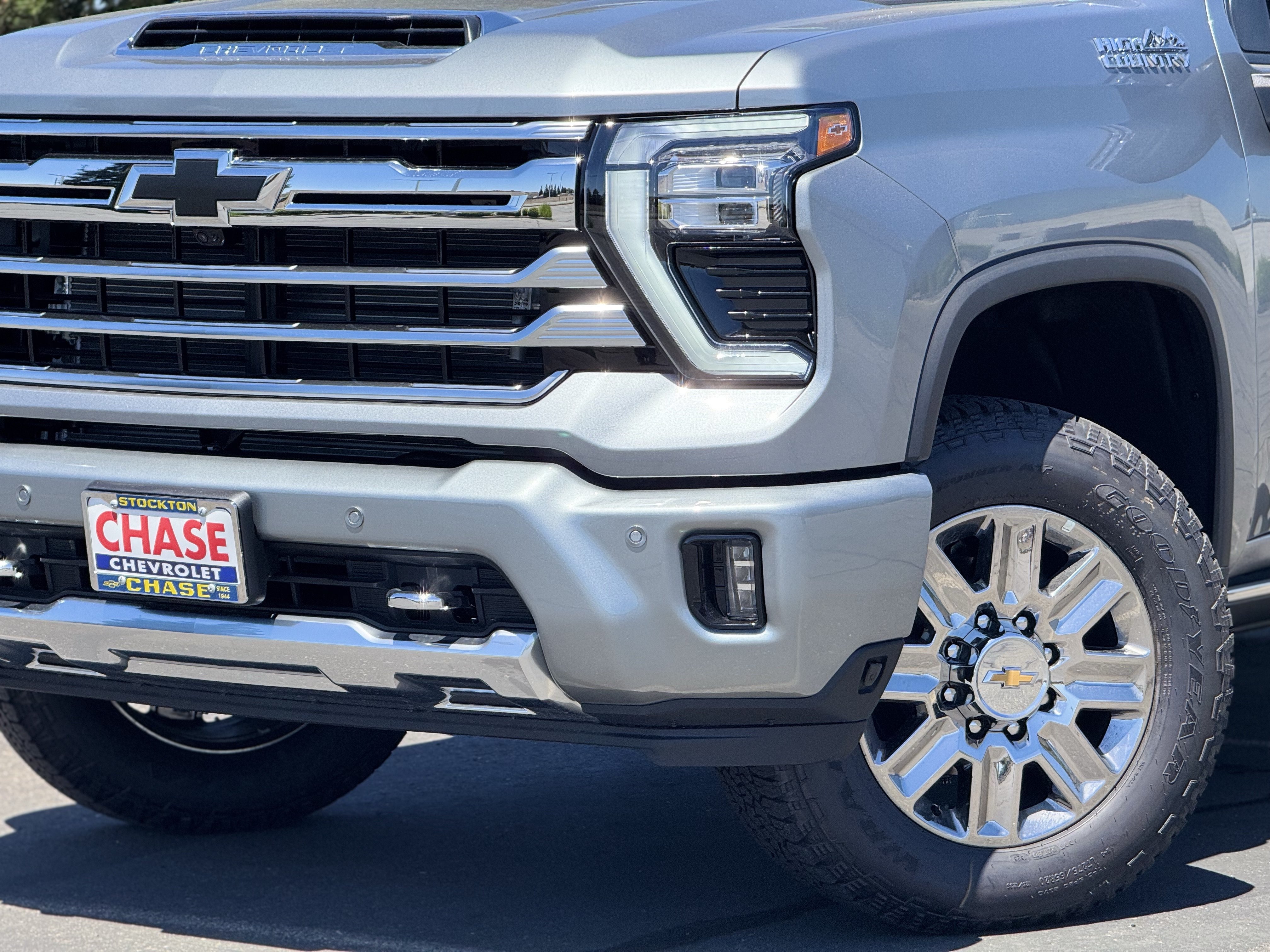 New 2026 Sterling Gray Metallic Chevrolet High Country image 3