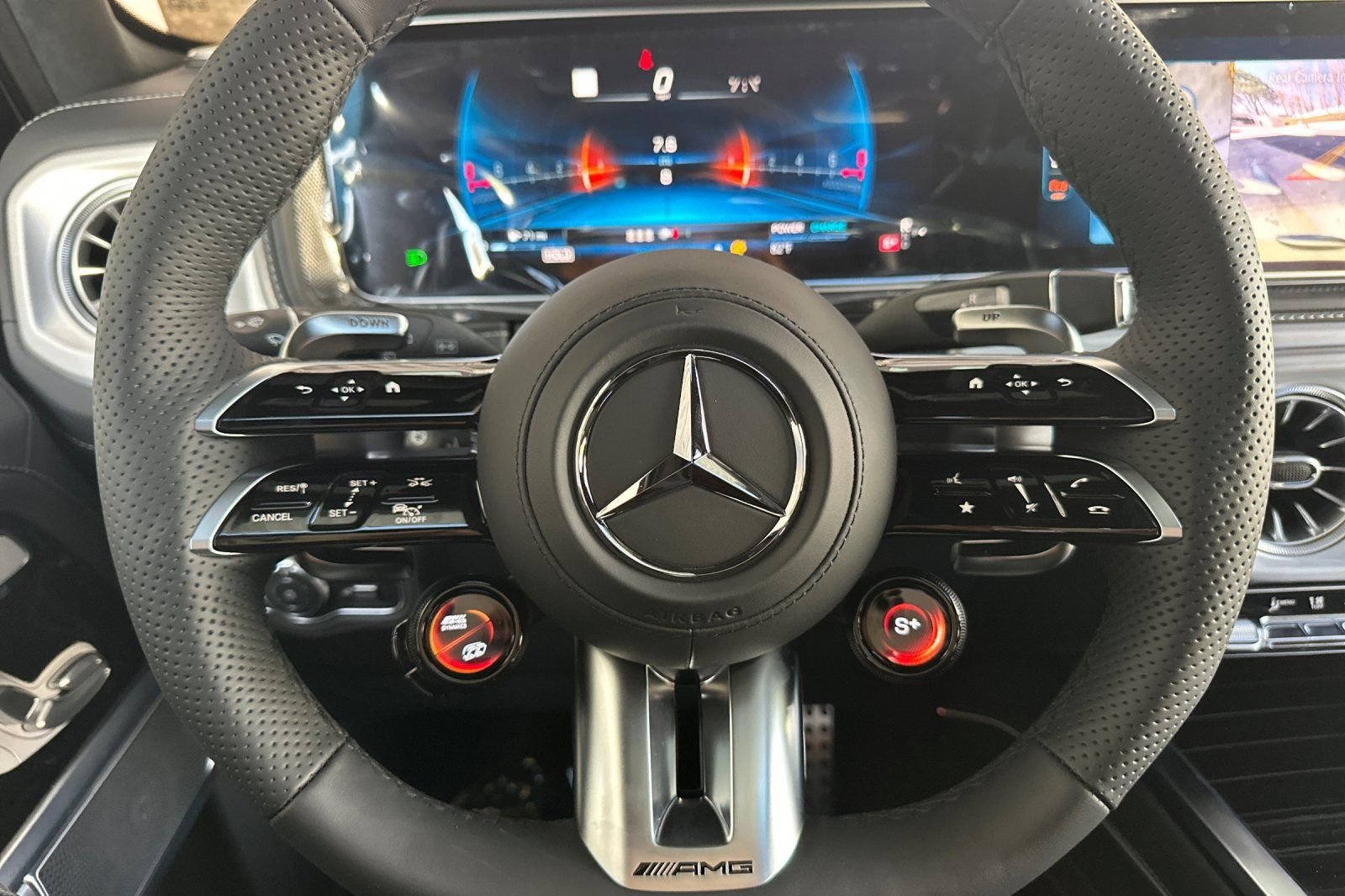 New 2026 MANUFAKTUR Moonlight White Metallic Mercedes-Benz G 63 AMG® image 23