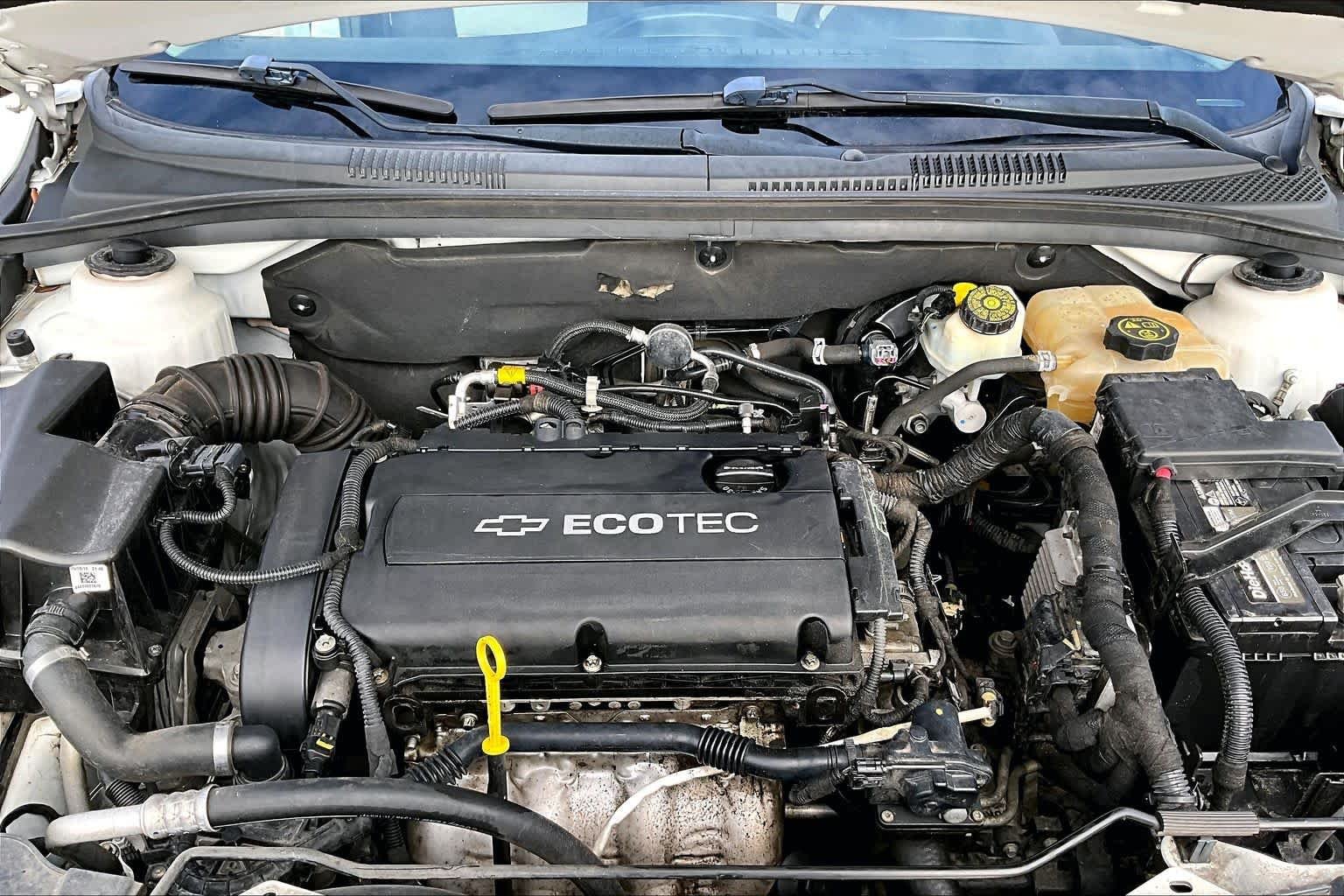 Used 2014 Summit White Chevrolet LS image 28
