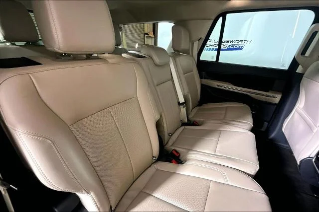 Used 2023 White Metallic Ford XLT image 49