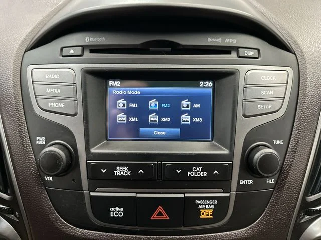 Used 2015 Red Hyundai SE image 15