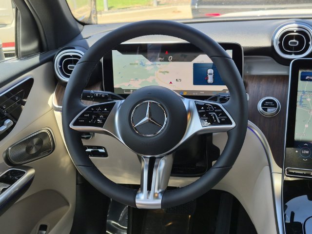 New 2027 Polar White Mercedes-Benz GLC 300 image 57