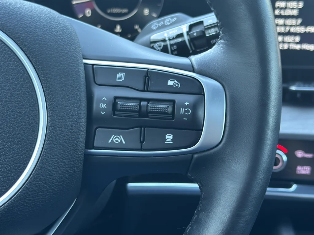 Used 2023 White Kia X-Pro Prestige image 20
