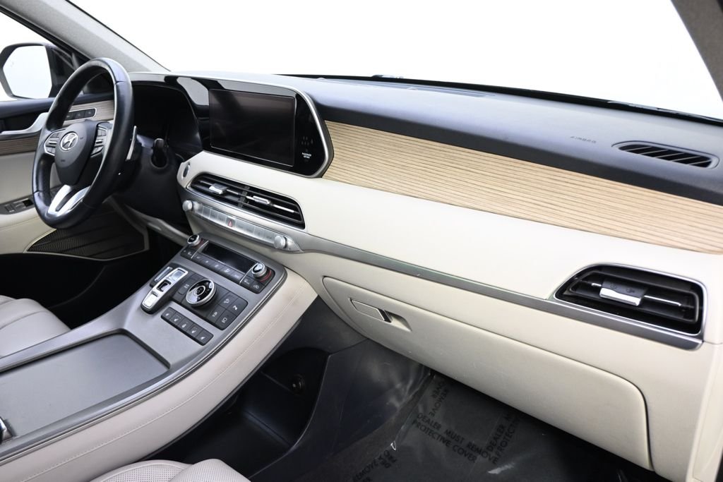 Used 2021 Black Hyundai Limited image 15