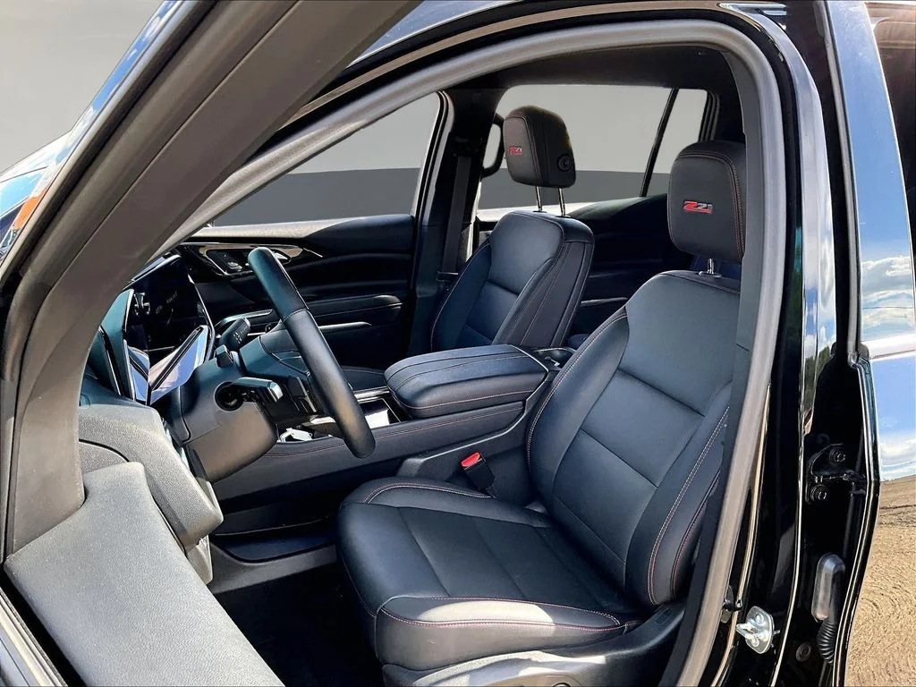 Used 2025 Black Chevrolet Z71 image 24
