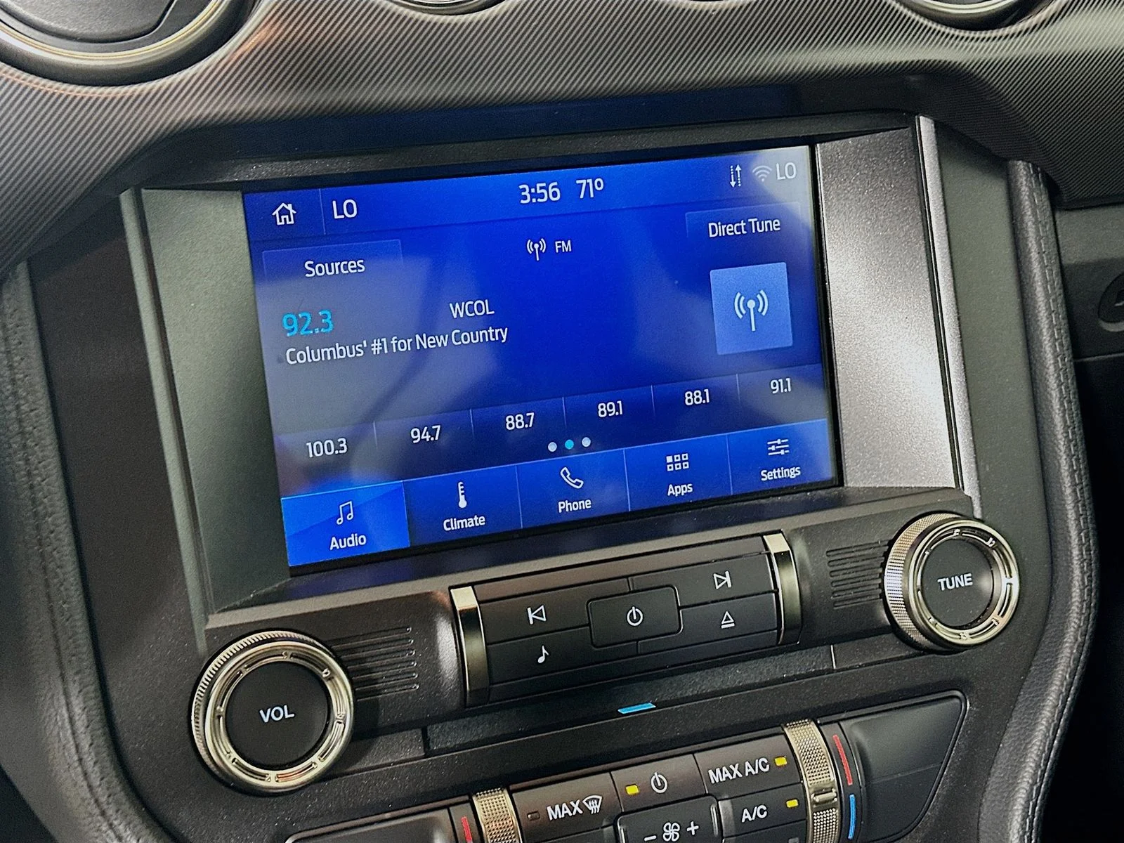 Used 2022 Orange Ford  image 25