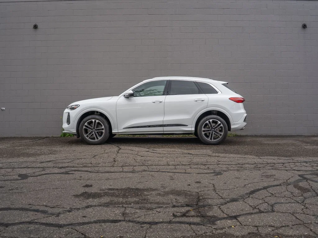 Used 2025 White Audi  image 2