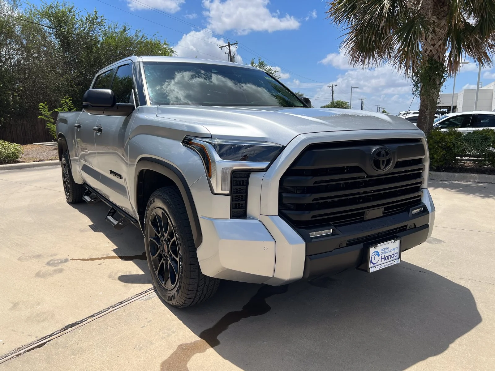 Used 2022 Silver Toyota SR5 image 6