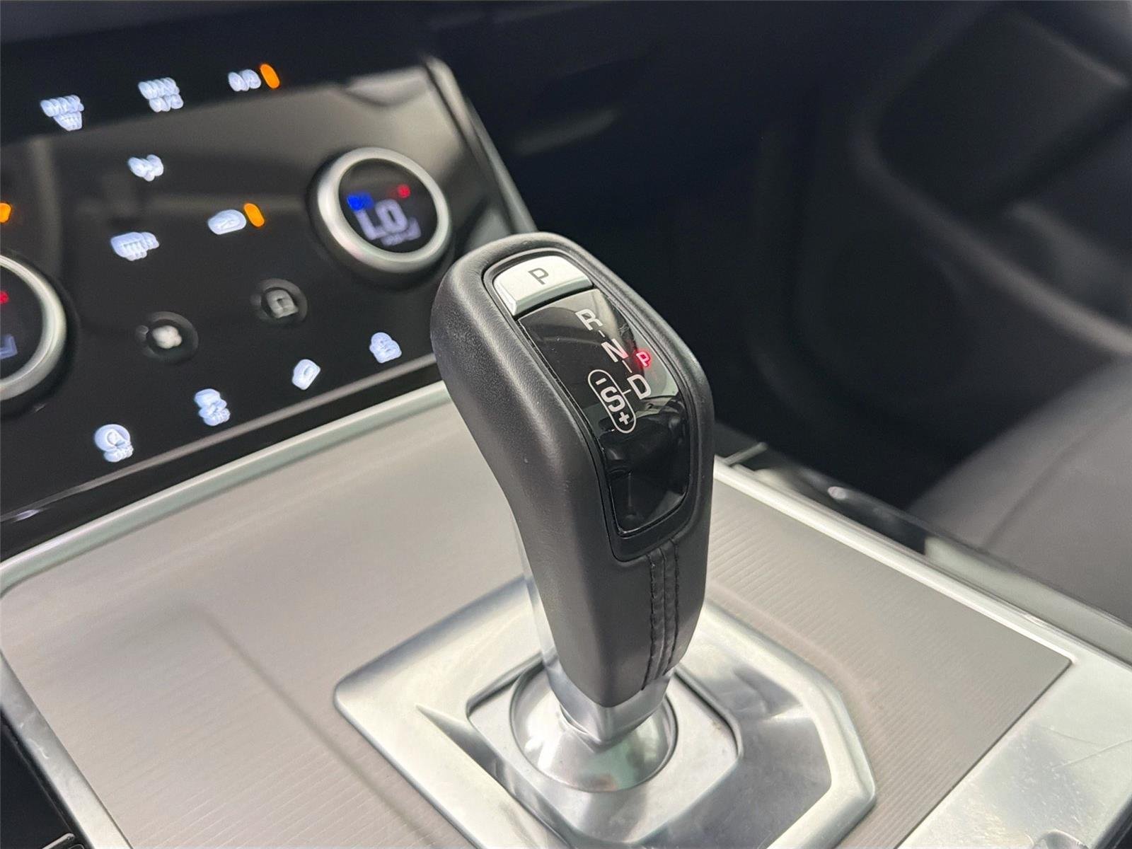 Used 2020 Silver Land Rover S image 16