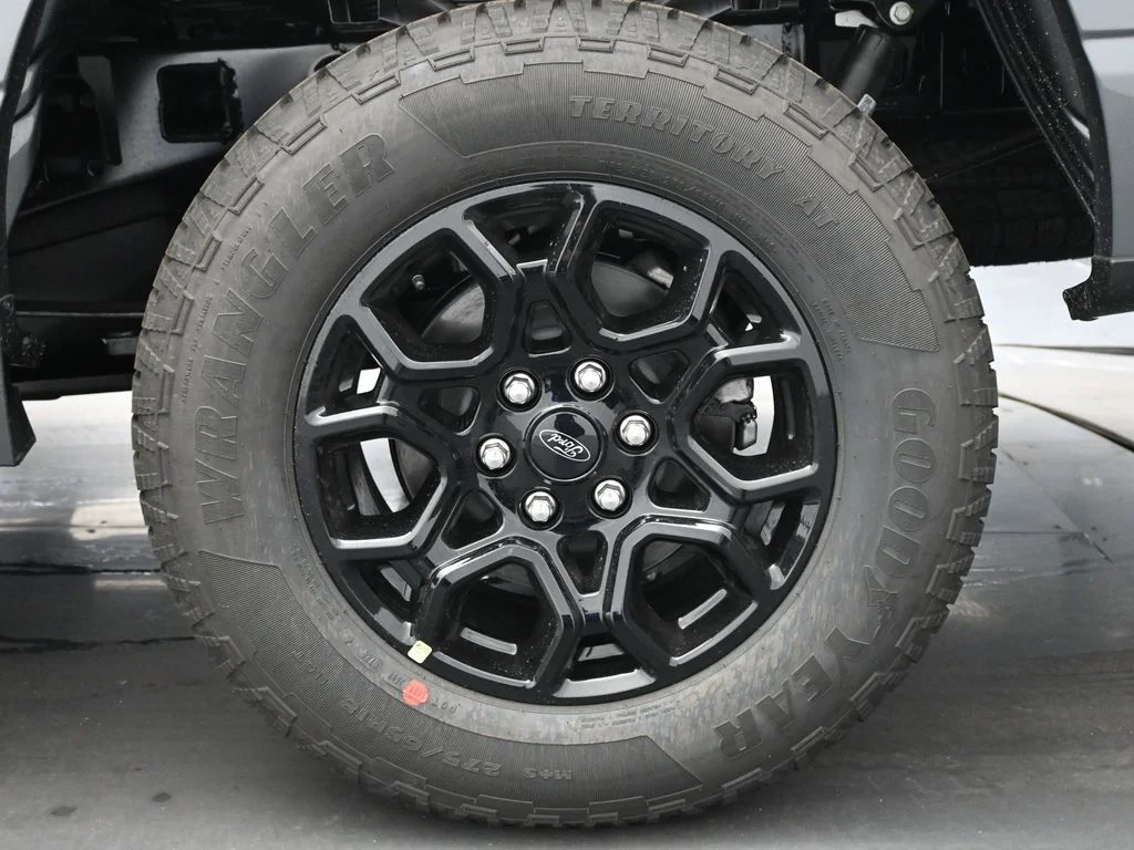 New 2026 Carbonized Gray Metallic Ford XLT image 20