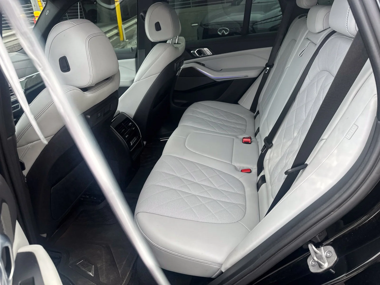Used 2023 Black BMW xDrive40i image 13