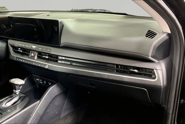 Used 2025 Black Kia LXS image 25