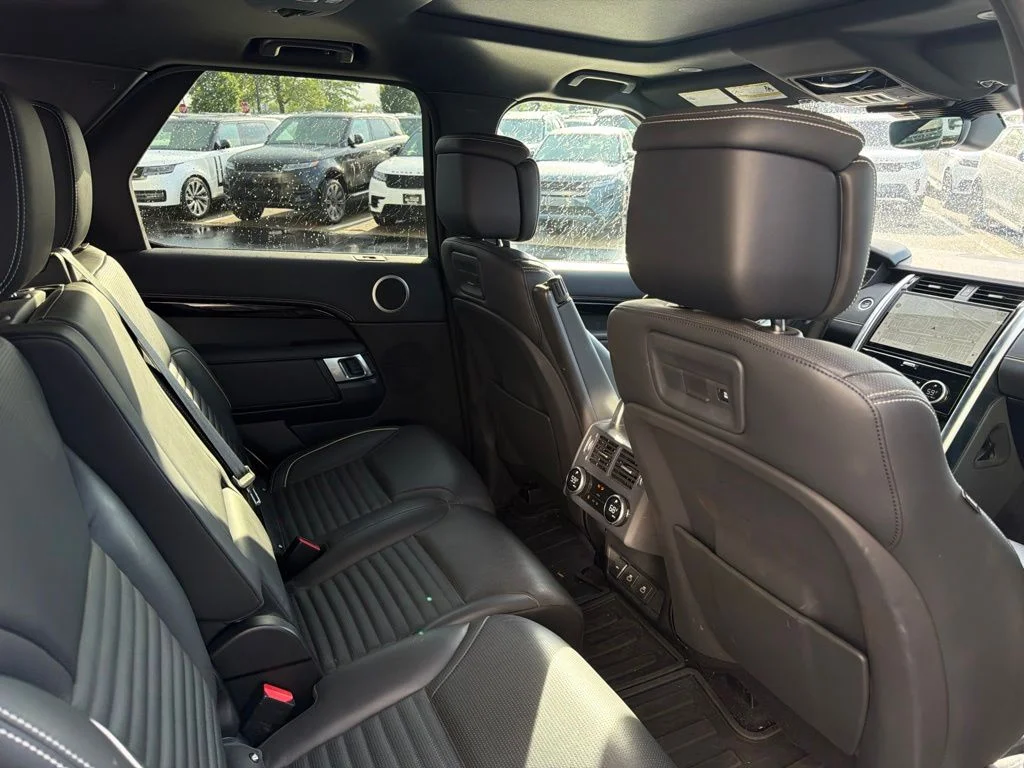 Used 2023 Fuji White Land Rover S R-Dynamic image 12