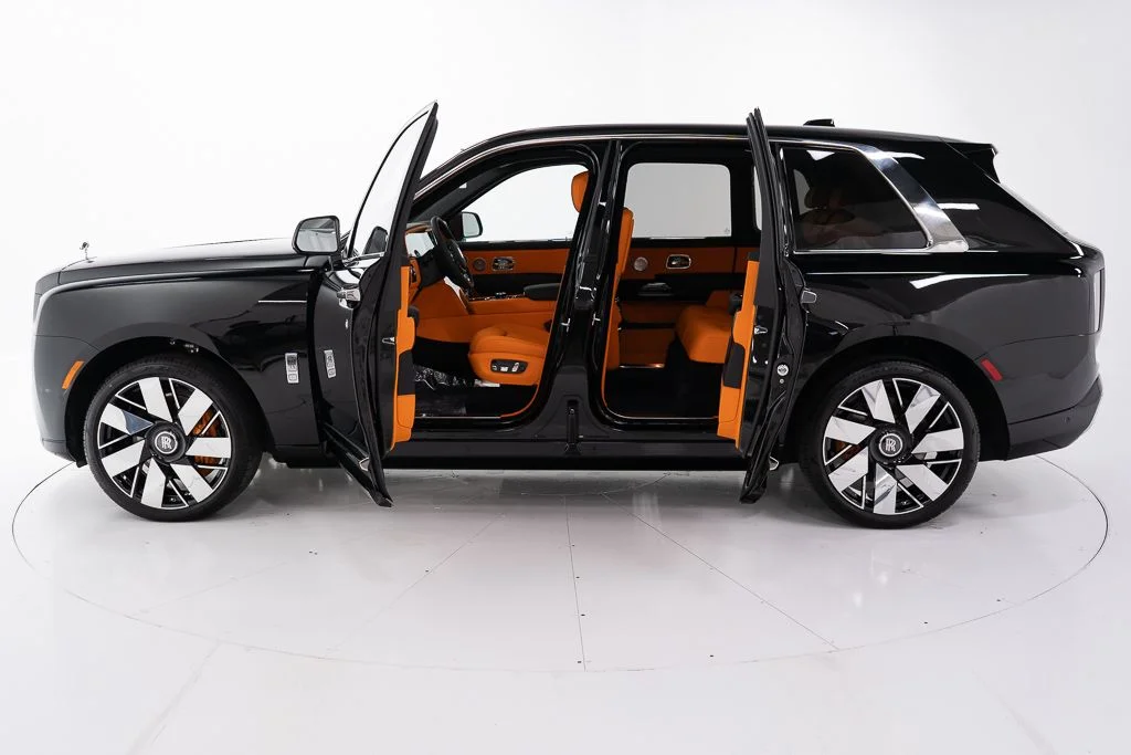 New 2026 Black Diamond Rolls-Royce  image 9