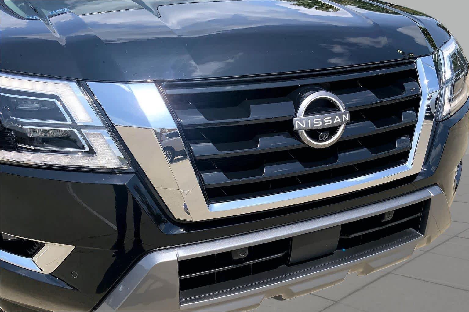 Used 2023 Super Black Nissan SL image 42