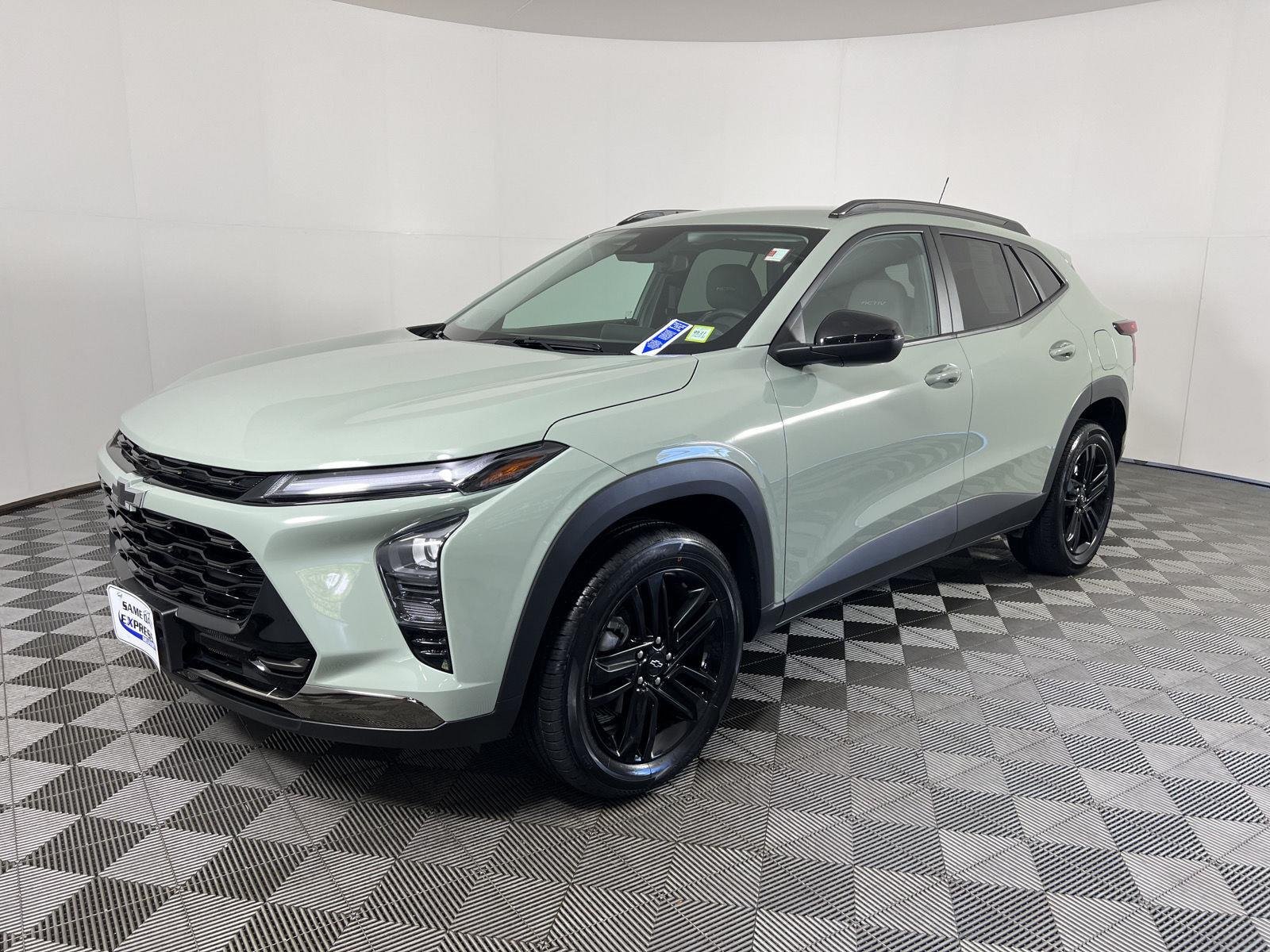 Used 2025 Cacti Green Chevrolet ACTIV image 27