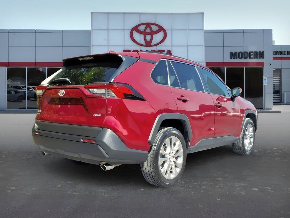 Used 2019 Ruby Flare Pearl Toyota XLE Premium image 5