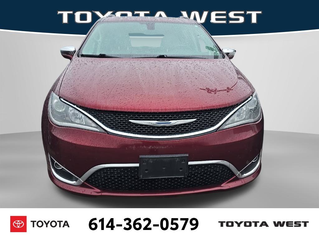 Used 2018 Red Chrysler Limited image 2