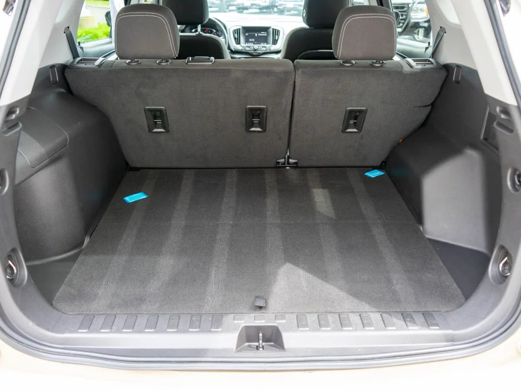 Used 2023 Beige GMC SLE image 31
