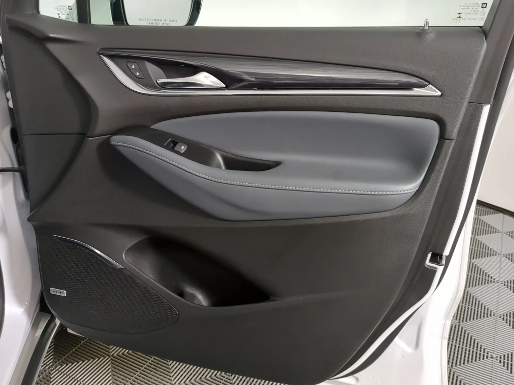 Used 2023 White Frost Tricoat Buick Premium image 21