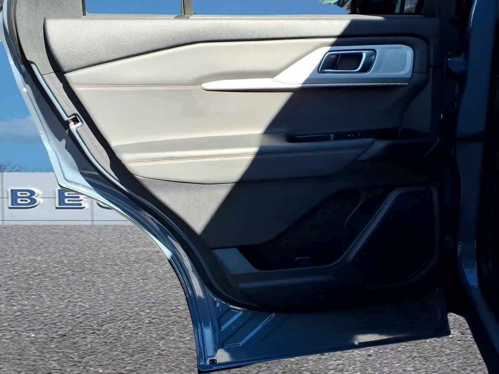 Used 2025 Vapor Blue Ford Active image 28