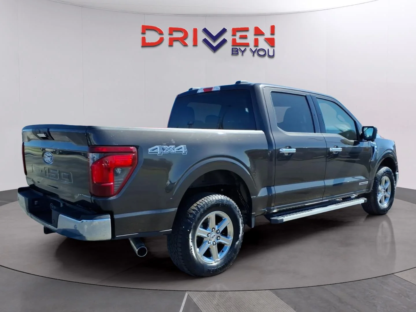 Used 2024 Darkened Bronze Metallic Brown Ford XLT image 7