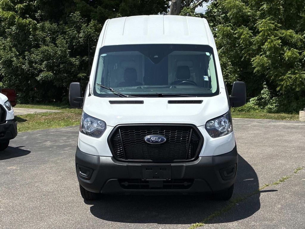 Used 2024  Ford Base image 2