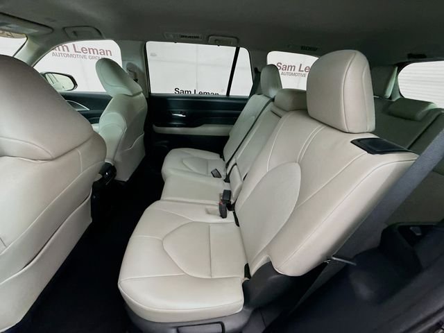 Used 2024 Black Toyota XLE image 24