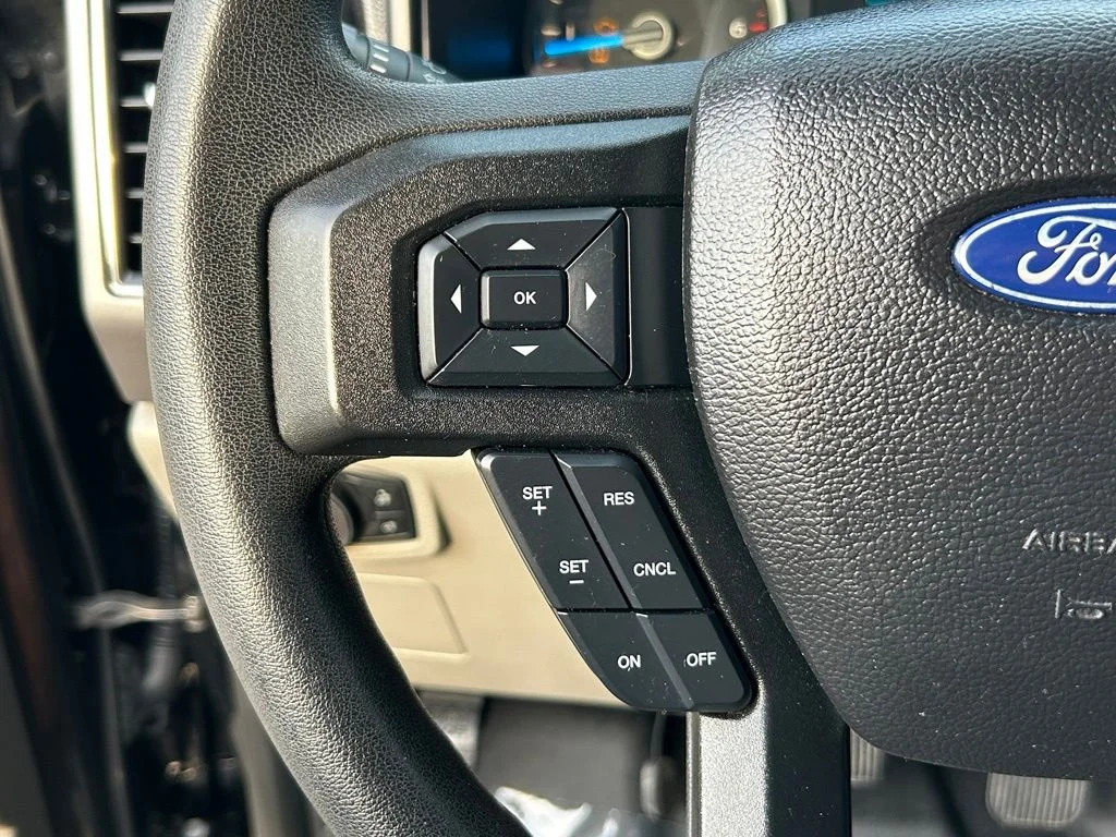 Used 2017 Shadow Black Ford XLT image 33