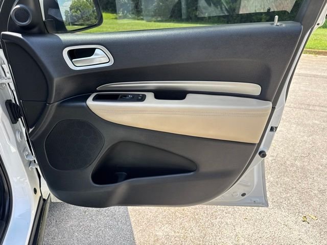 Used 2020 White Dodge SXT image 9