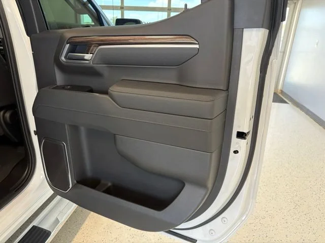 New 2026 Summit White Chevrolet LT image 43