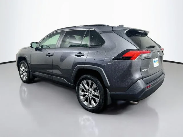 Used 2024 Magnetic Gray Metallic Toyota XLE Premium image 7