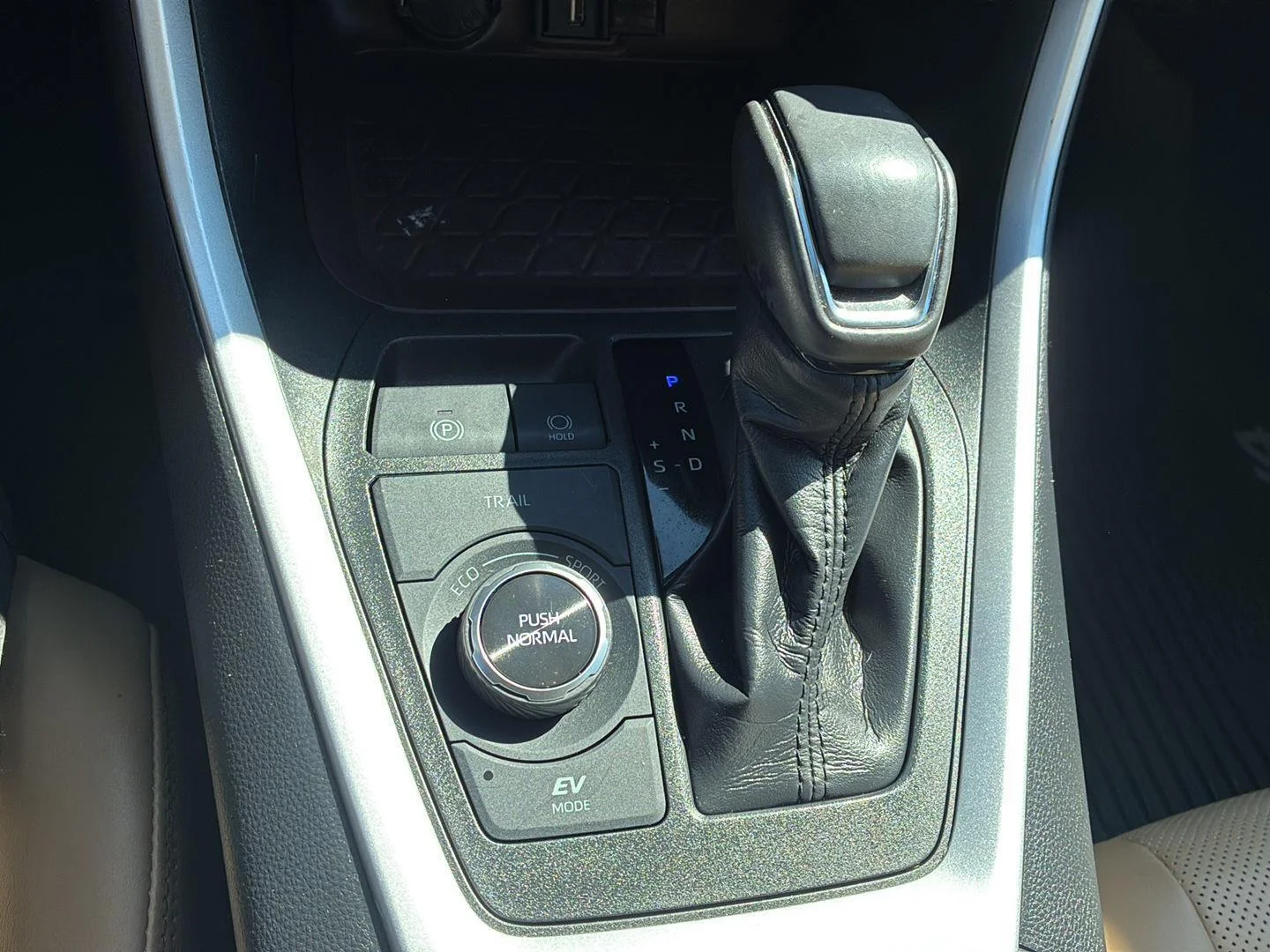 Used 2020 Blizzard Pearl Toyota Limited image 36
