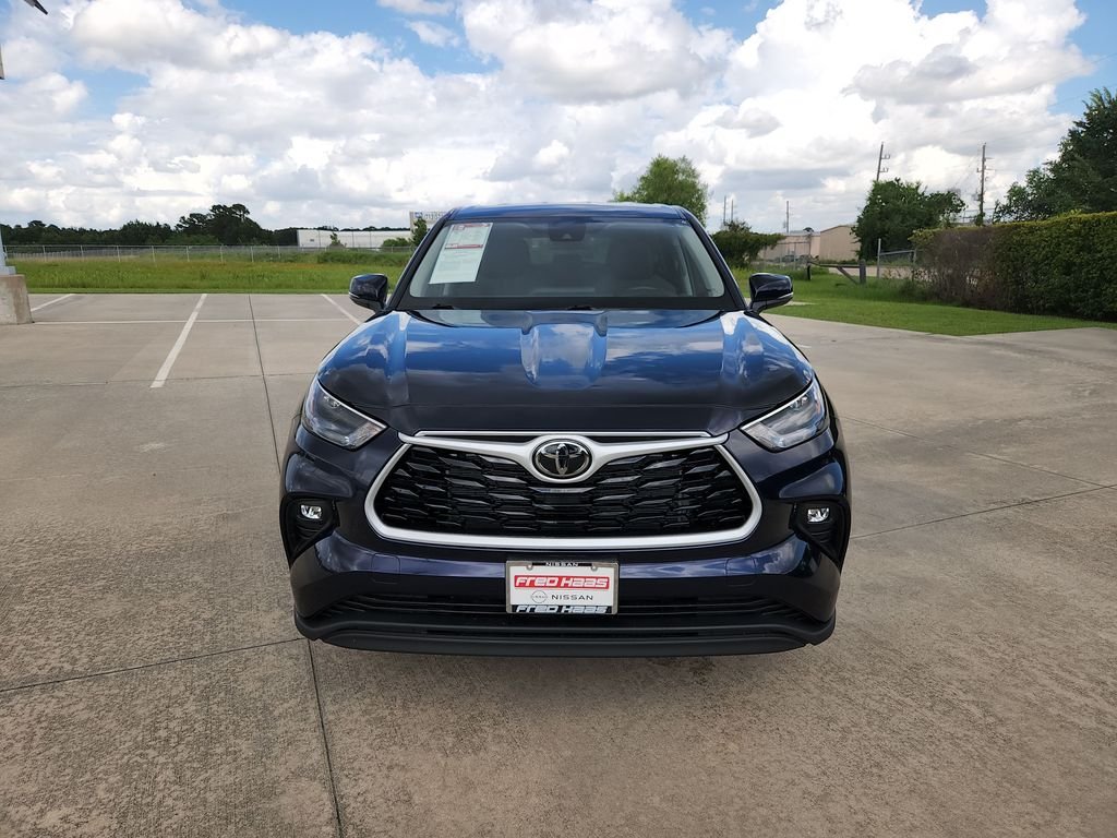 Used 2025 Blue Toyota LE image 11