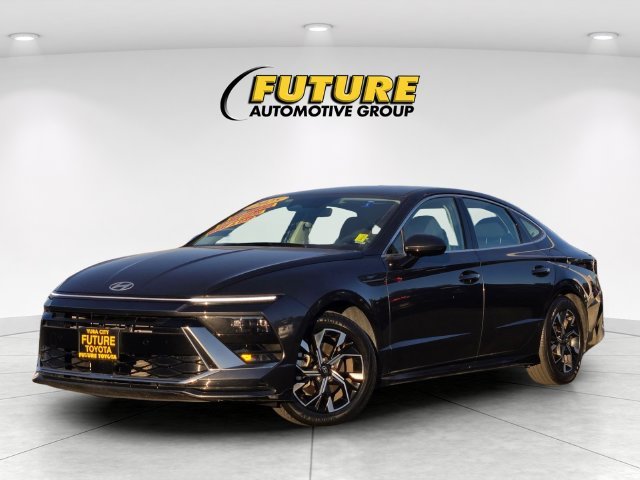 Used 2025 Gray Hyundai SEL image 8
