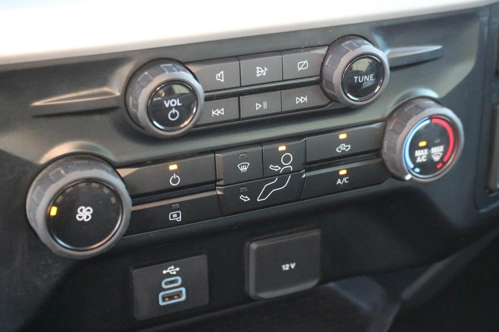Used 2023 Oxford White Ford XL image 29