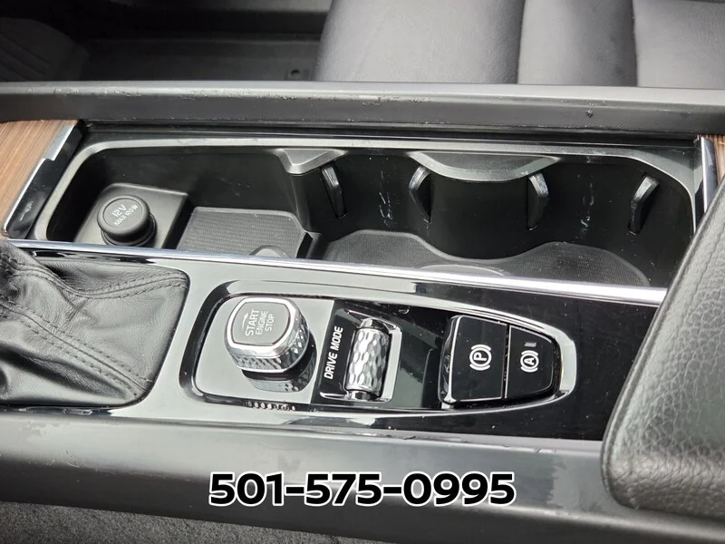 Used 2021 Crystal White VOLVO T5 AWD MOMENTUM image 32