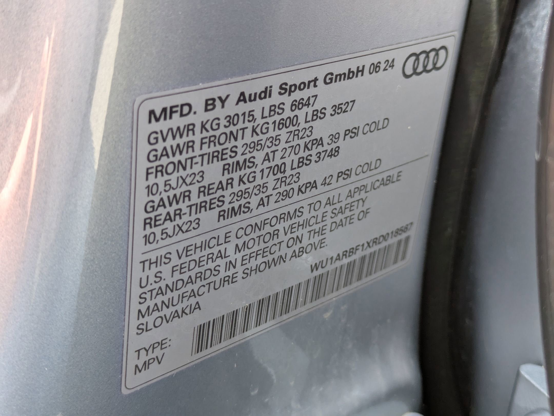 Used 2024 Satellite Silver Metallic Audi 4.0 TFSI quattro image 32
