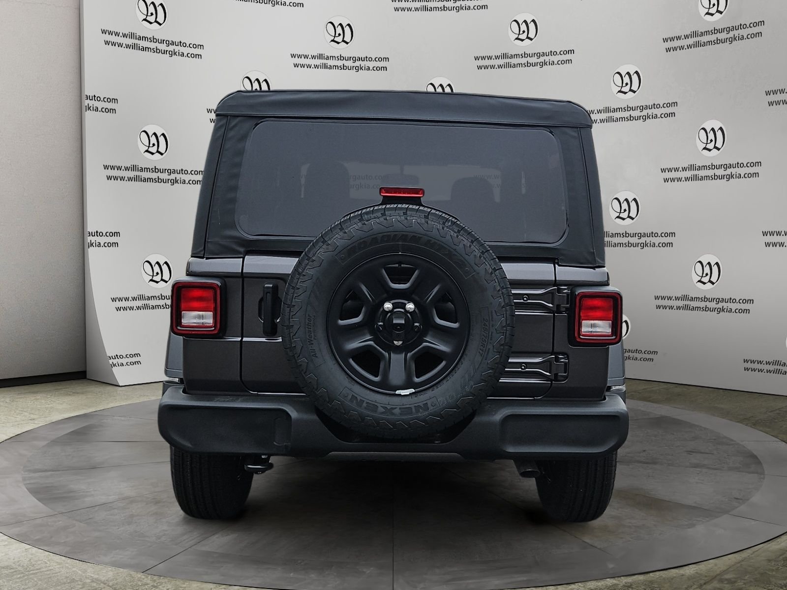 New 2026 Granite Crystal Metallic Clearcoat Jeep Sport image 4