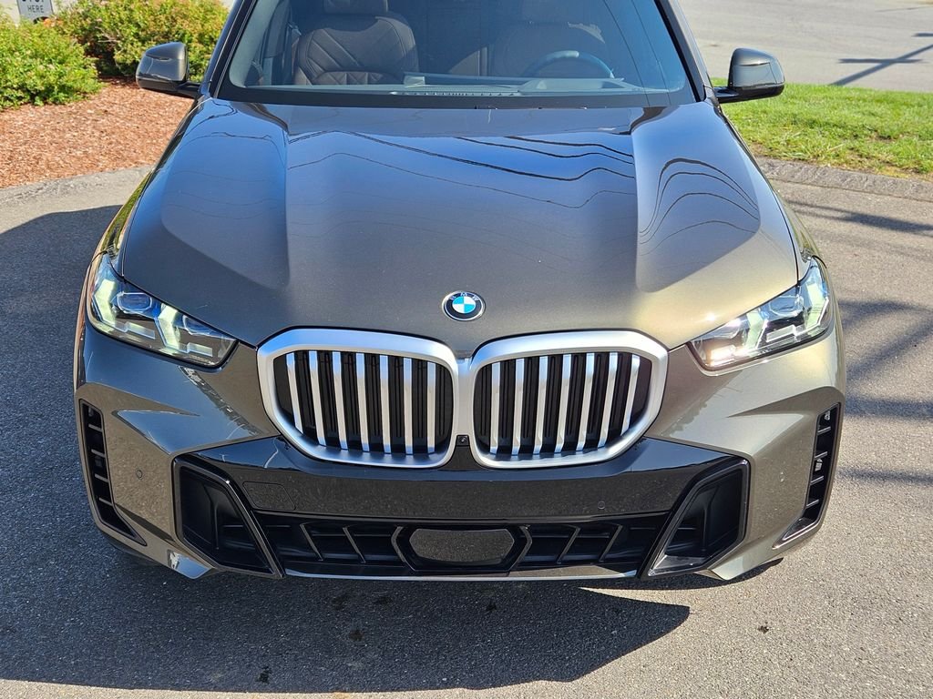 Used 2026 Manhattan Green Metallic BMW xDrive40i image 8