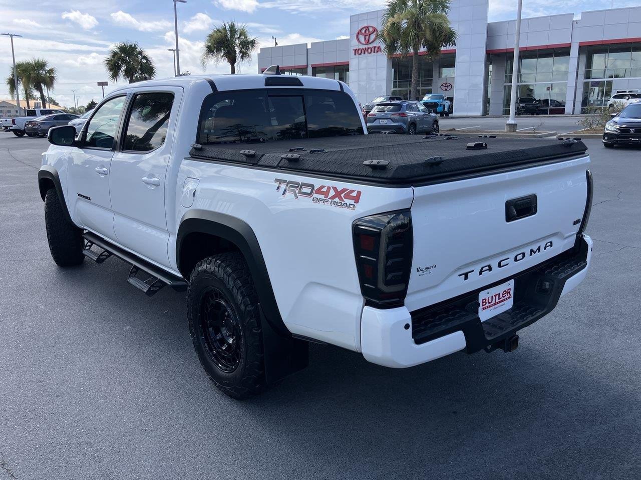 Used 2022 White Toyota TRD Off-Road Double Cab image 3