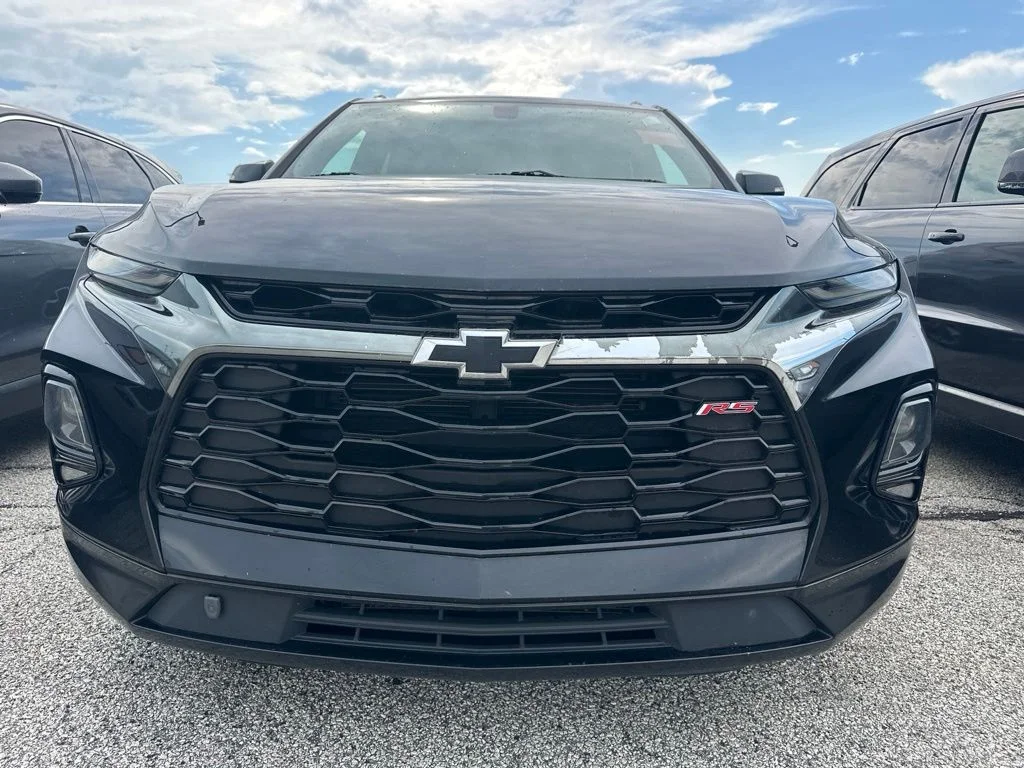 Used 2020  Chevrolet RS image 2