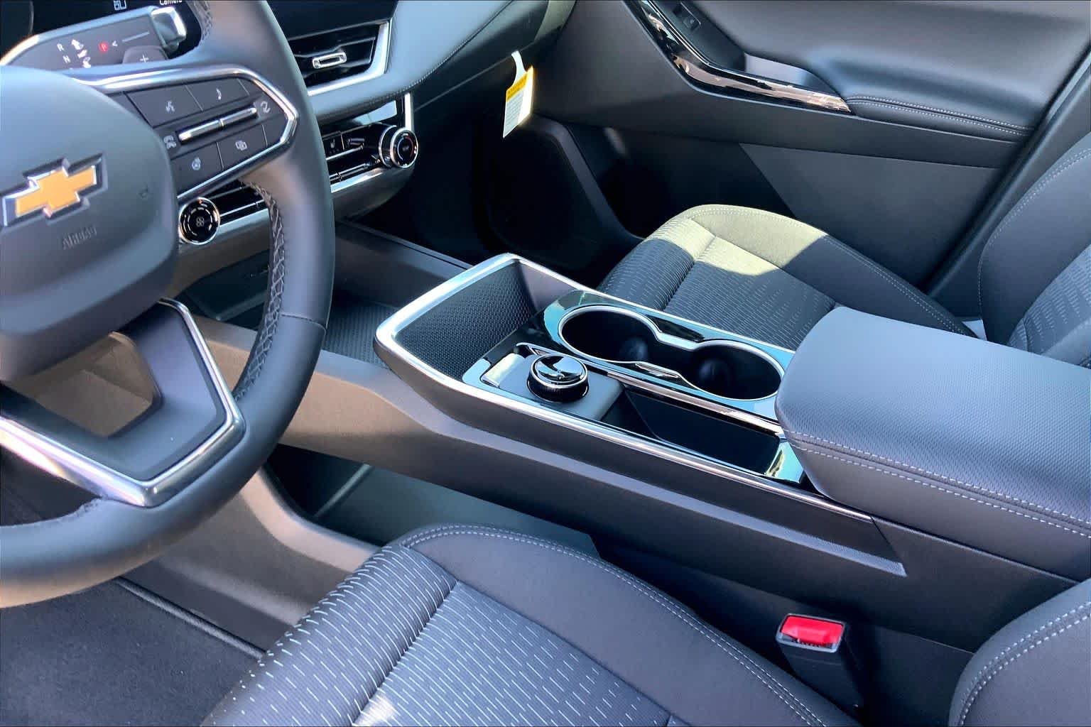 New 2027 Summit White Chevrolet LT image 8