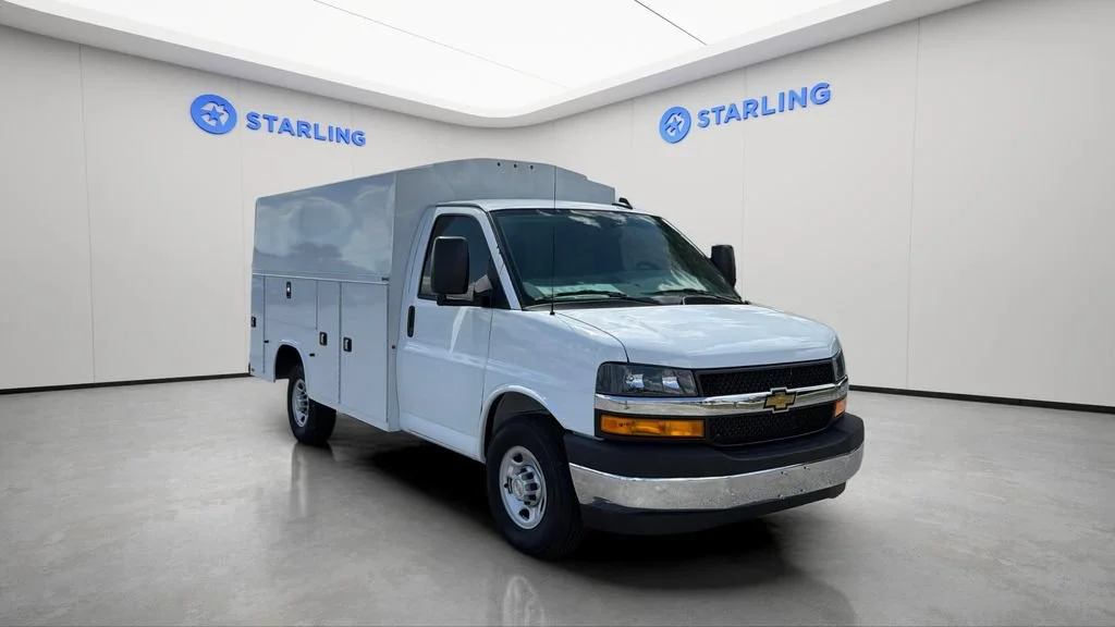 New 2026 Summit White Chevrolet 1WT image 13