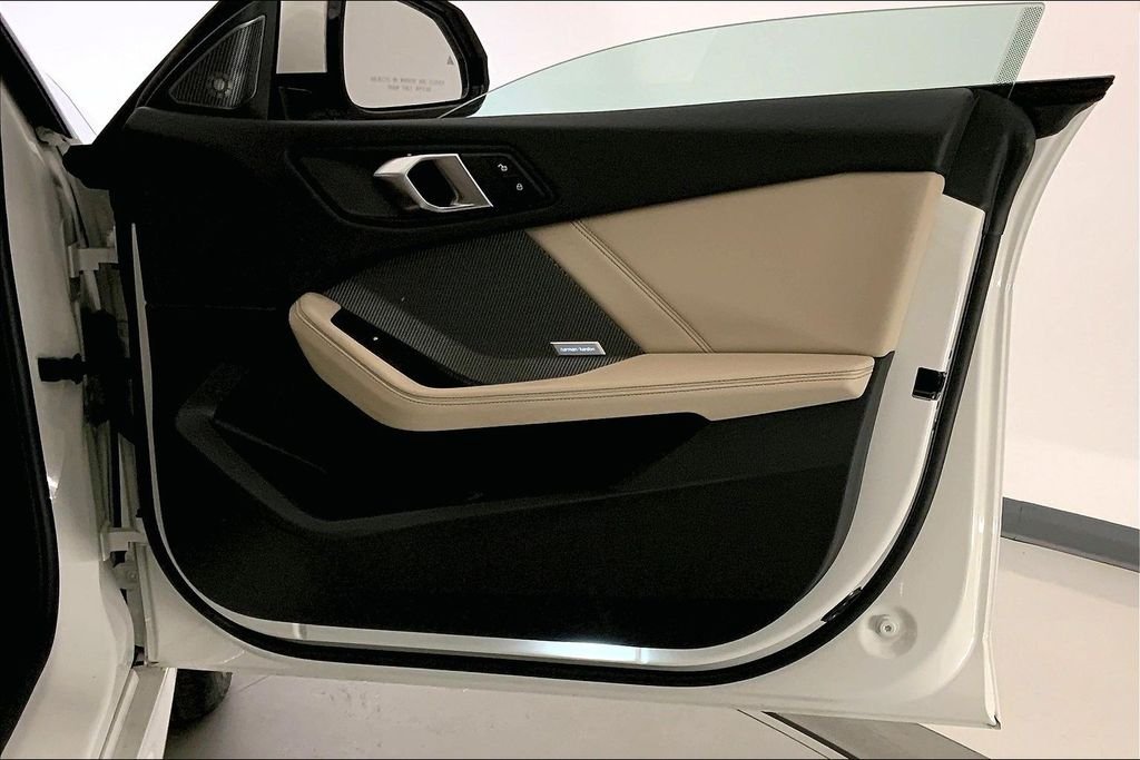 Used 2025 Alpine White BMW  image 25